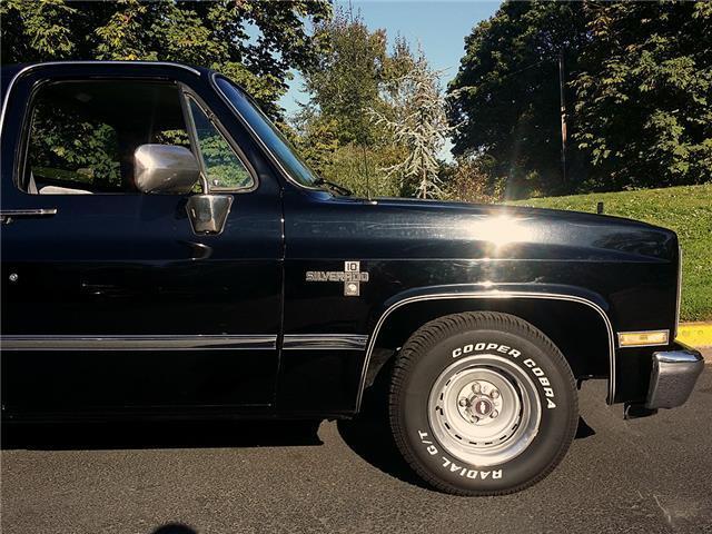 1985 Chevrolet C-10 Pickup - photo 4