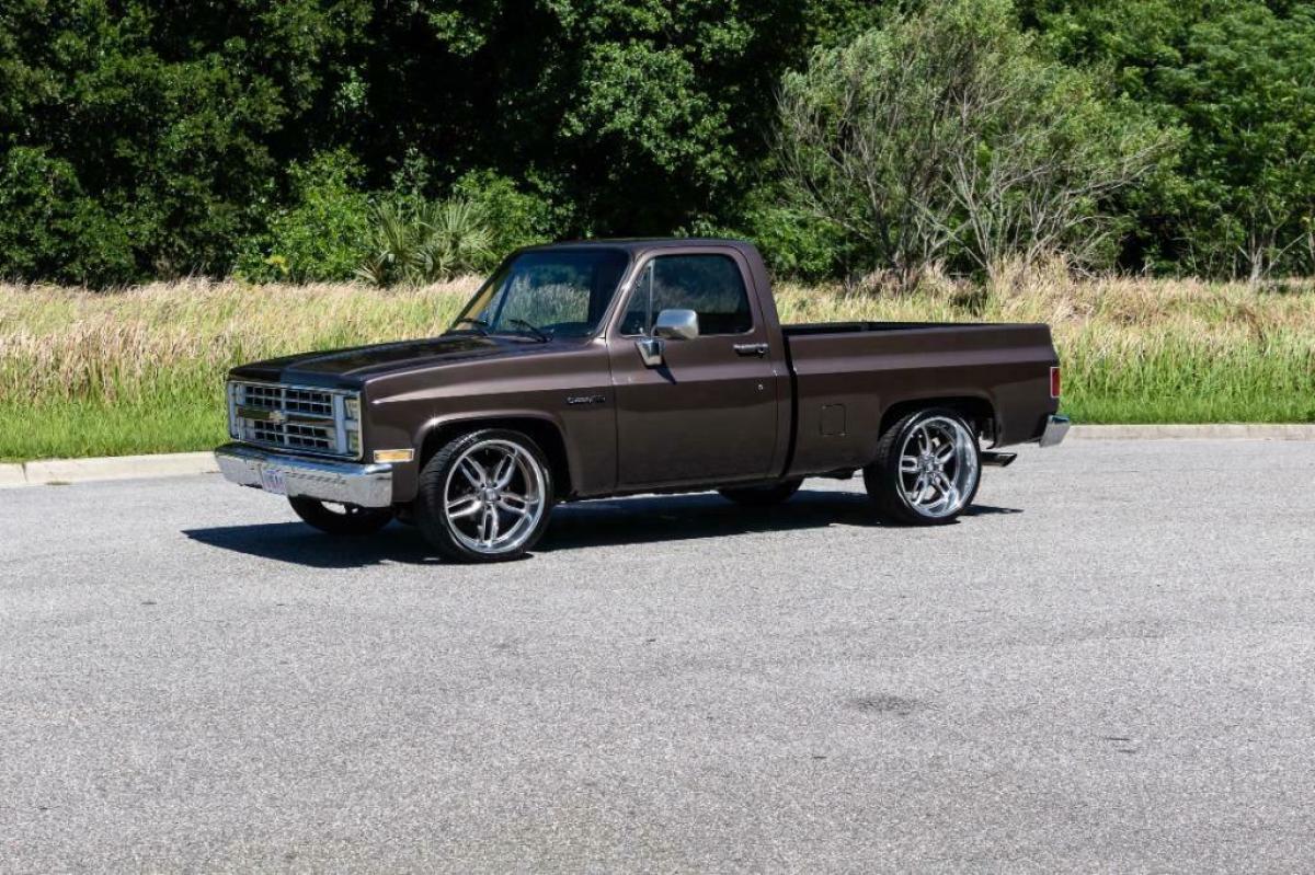 1985 Chevrolet C-10 Pickup - photo 2