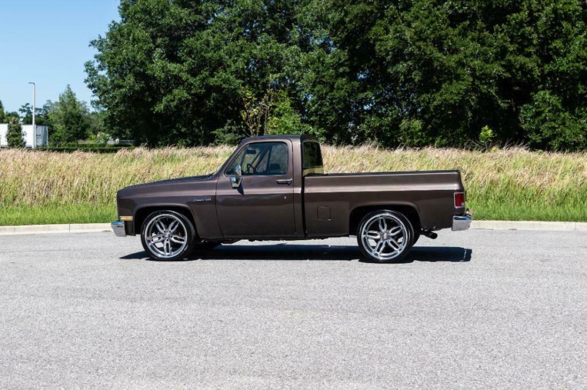 1985 Chevrolet C-10 Pickup - photo 3