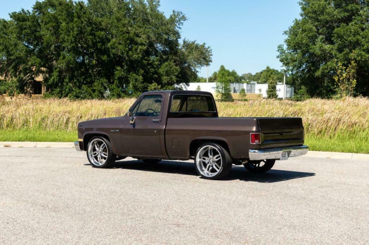 1985 Chevrolet C-10 Pickup - photo 4