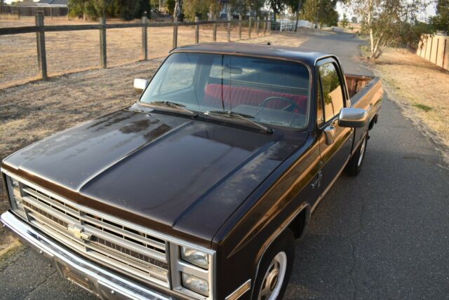 1985 Chevrolet C/K Pickup 2500 Silverado - photo 10