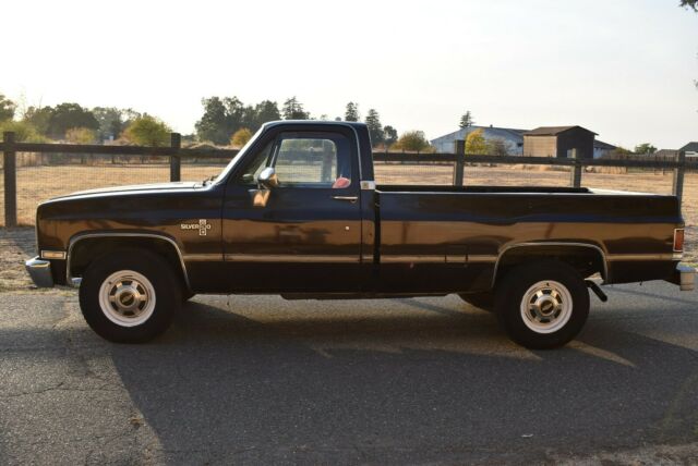 1985 Chevrolet C/K Pickup 2500 Silverado - photo 2