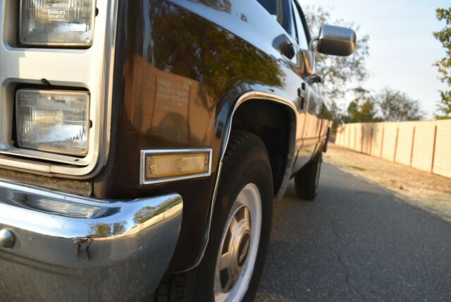 1985 Chevrolet C/K Pickup 2500 Silverado - photo 9