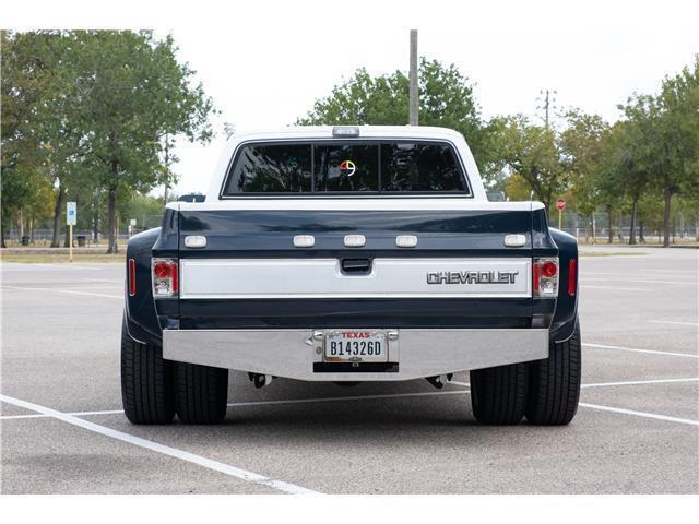 1985 Chevrolet Other Pickups 1985 C30 Crew Cab Dually, 6.0 LS, Beautiful! - photo 4