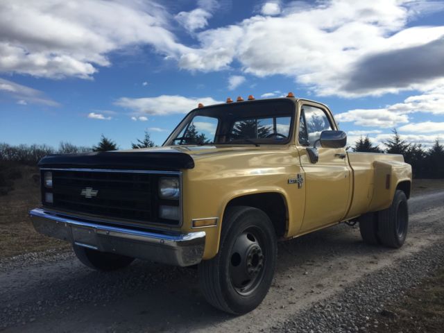 1985 Chevrolet C30 Scottsdale dually 2wd 19.5 wheels 454 4 speed 1985 Chevrolet C/K Pickup 3500 Scottsdale