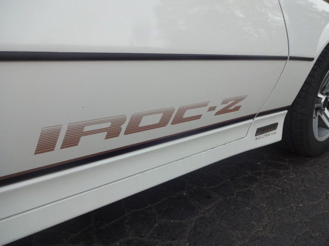 1985 Chevrolet Camaro IROC-Z - photo 11