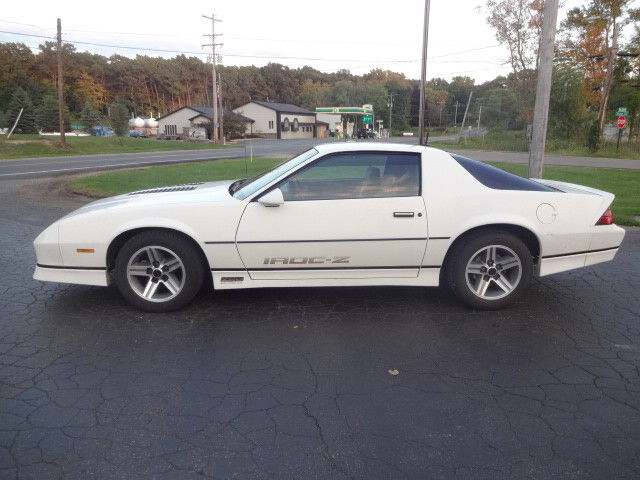 1985 Chevrolet Camaro IROC-Z - photo 2