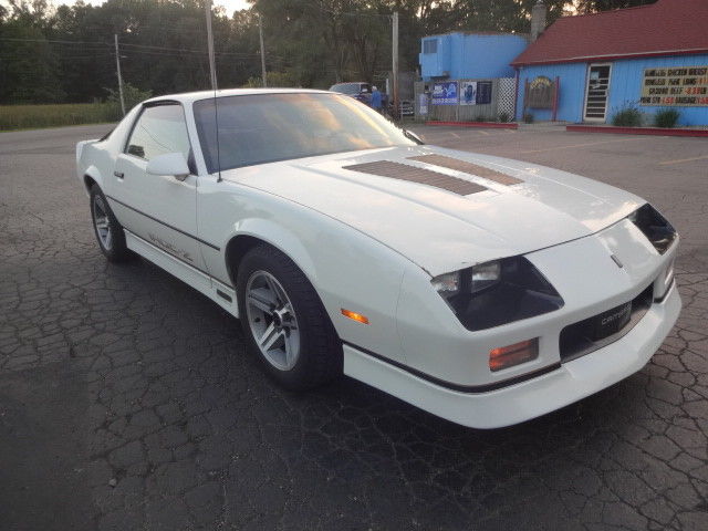 1985 Chevrolet Camaro IROC-Z - photo 7