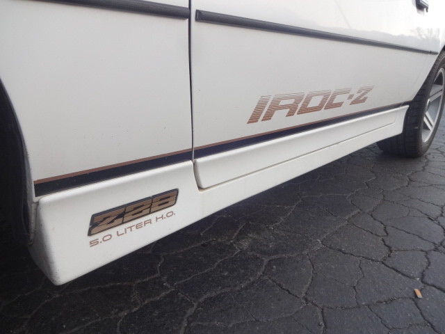 1985 Chevrolet Camaro IROC-Z - photo 9
