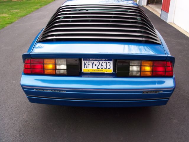 1985 Chevrolet Camaro IROC-Z28 - photo 3