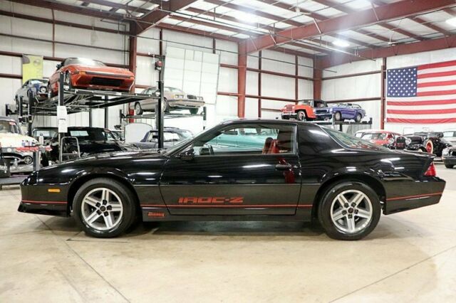 1985 Chevrolet Camaro IROC Z/28 - photo 2