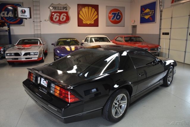 1985 Chevrolet Camaro IROC Z Z28 - photo 10
