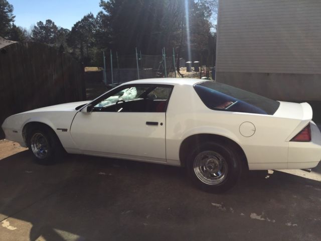 1985 Chevrolet Camaro - photo 2