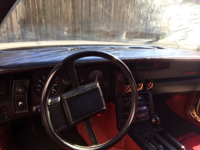 1985 Chevrolet Camaro - photo 9