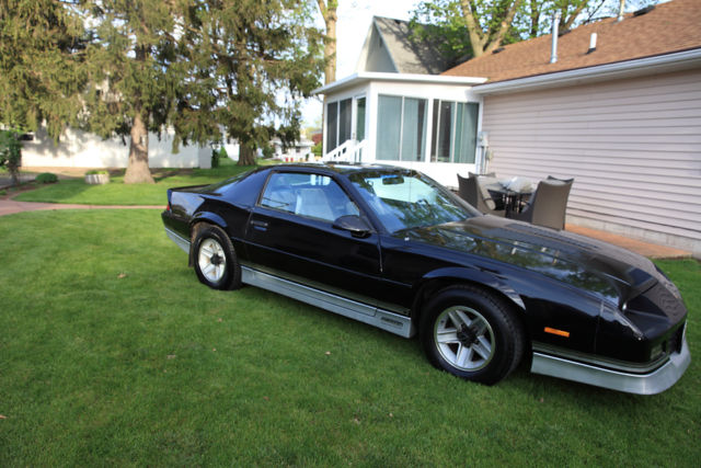 1985 Chevrolet Camaro - photo 2