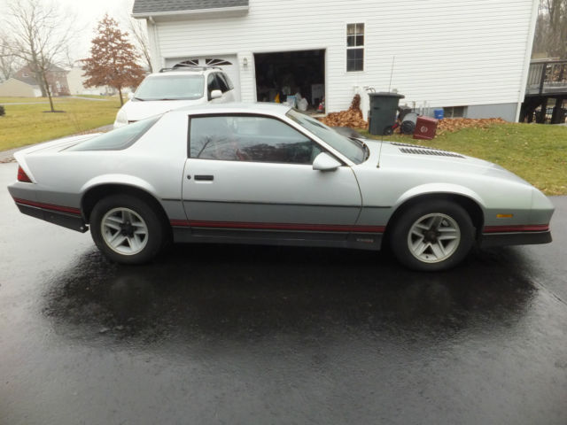 1985 Chevrolet Camaro Z28 Coupe 2-Door - photo 3