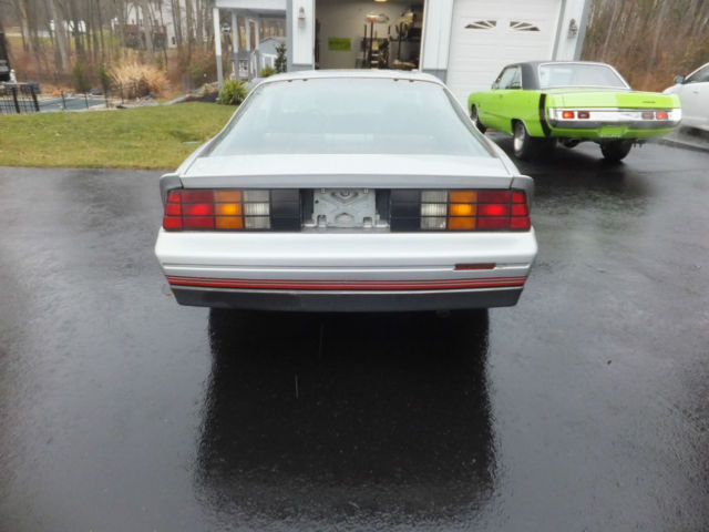 1985 Chevrolet Camaro Z28 Coupe 2-Door - photo 4