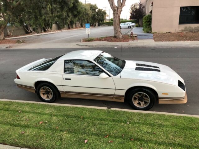 1985 Chevrolet Camaro - photo 8