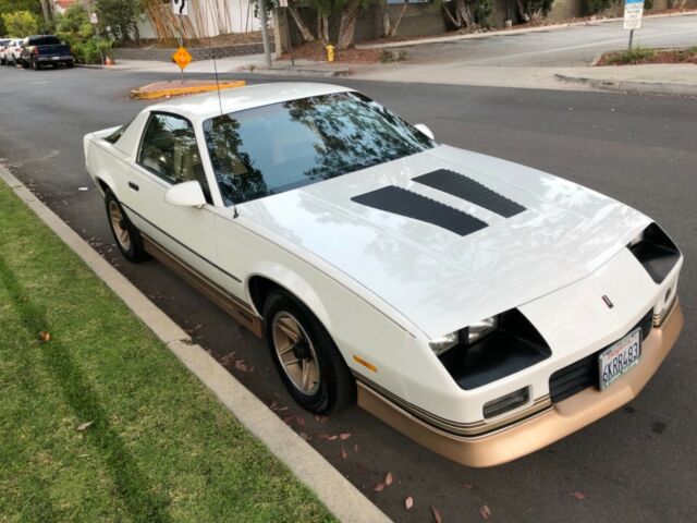1985 Chevrolet Camaro - photo 9