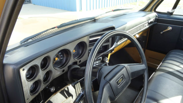 1985 Chevrolet C-10 2-door longbed - photo 11