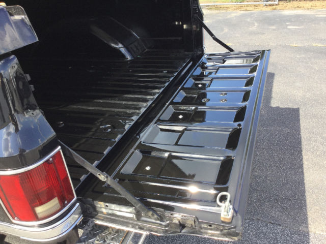 1985 Chevrolet C-10 Regular Cab 2WD - photo 9