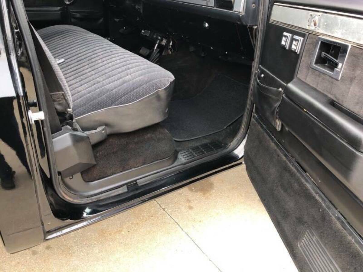 1985 Chevrolet C/K Pickup 1500 - photo 9