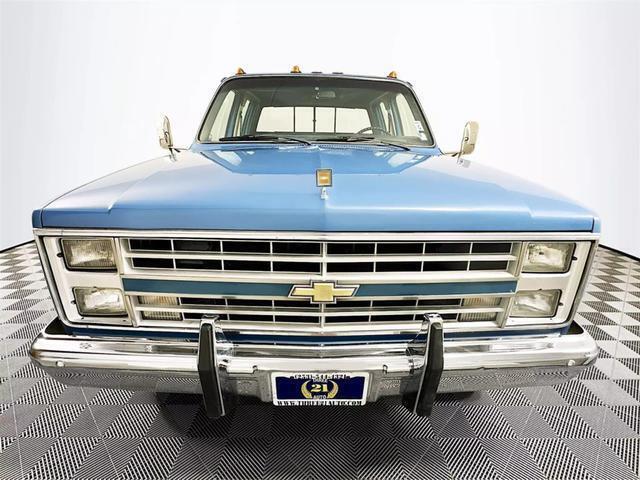 1985 Chevrolet C/K30 Silverado Crew Cab 4WD - photo 3