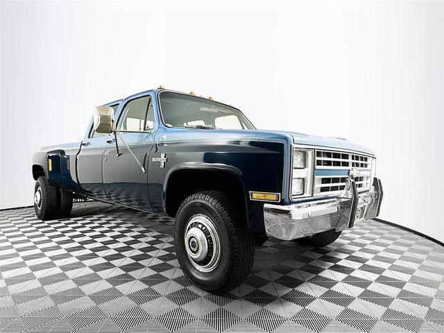 1985 Chevrolet C/K30 Silverado Crew Cab 4WD - photo 6