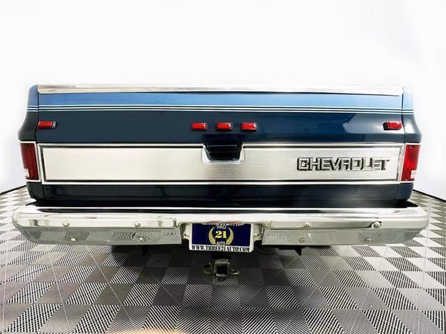 1985 Chevrolet C/K30 Silverado Crew Cab 4WD - photo 9