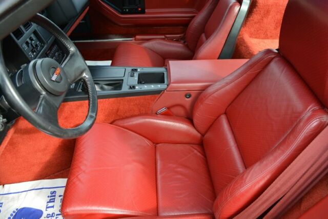 1985 Chevrolet Corvette Targa only 9150mls! -- - photo 2