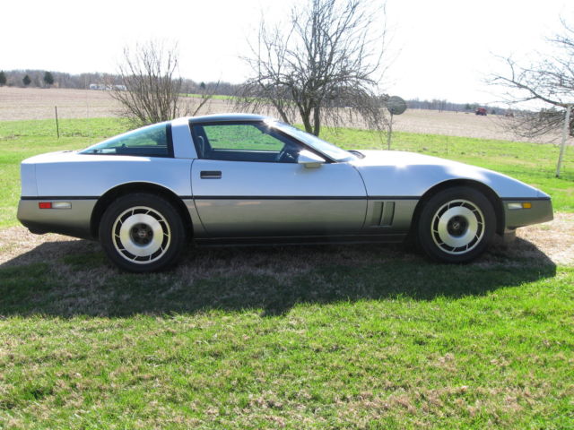 1985 Chevrolet Corvette - photo 2