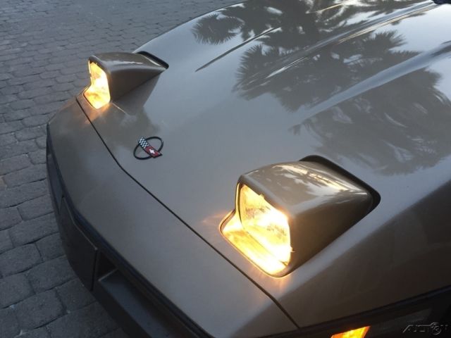 1985 Chevrolet Corvette - photo 8