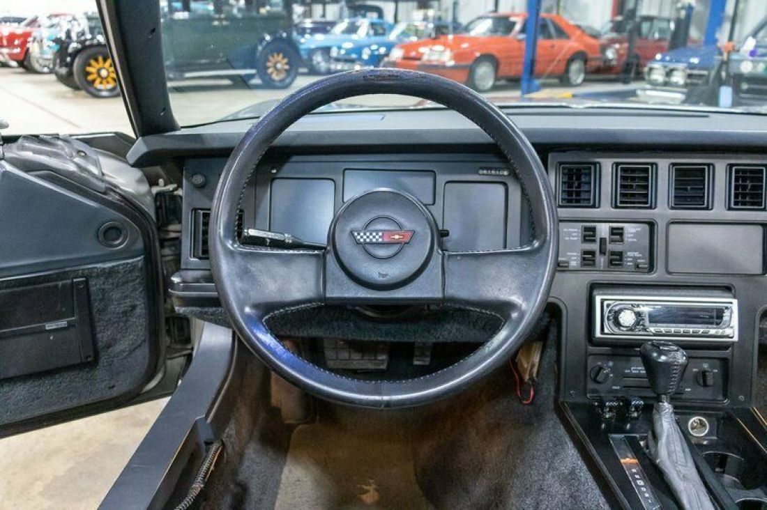 1985 Chevrolet Corvette - photo 12