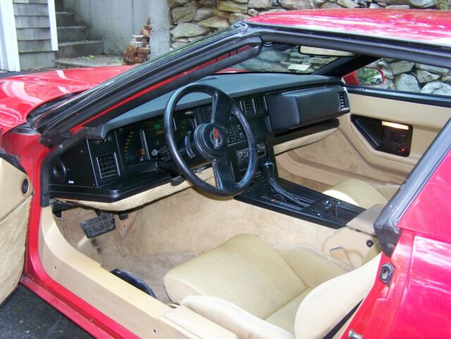1985 Chevrolet Corvette base - photo 2