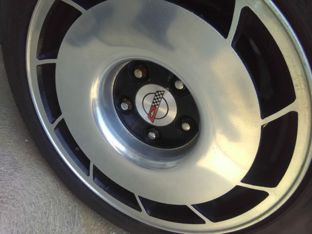 1985 Chevrolet Corvette - photo 12
