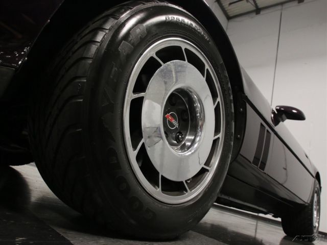 1985 Chevrolet Corvette - photo 11