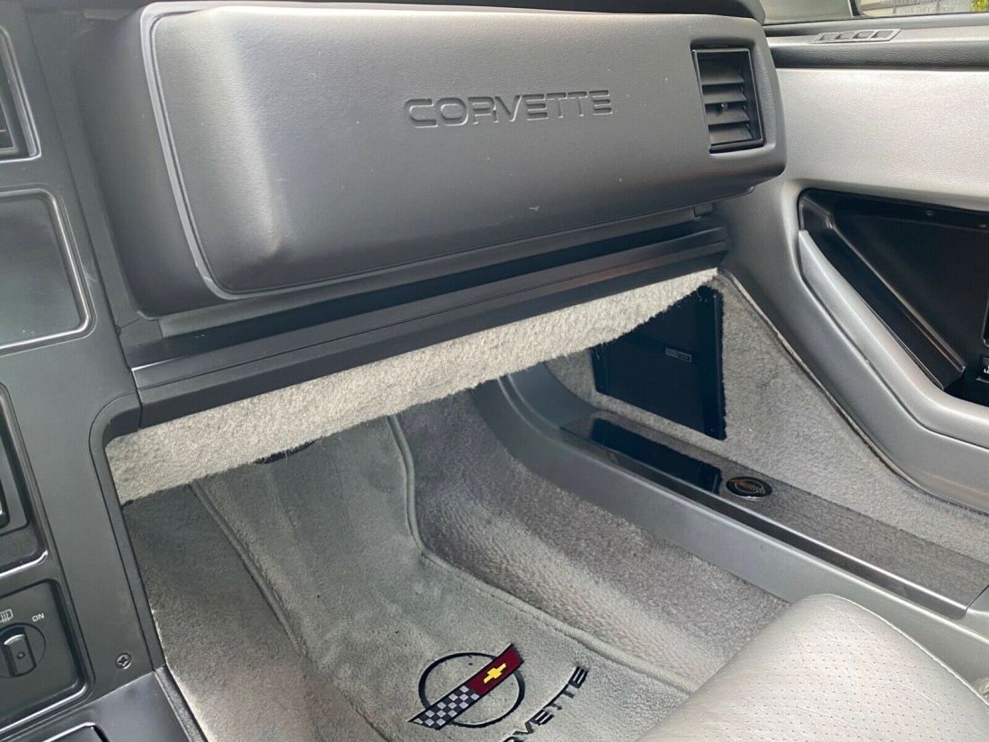 1985 Chevrolet Corvette - photo 6