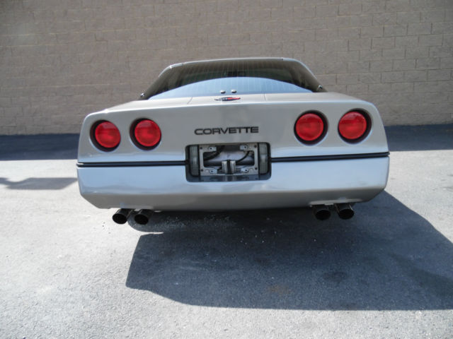 1985 Chevrolet Corvette Removeable Roof - photo 11