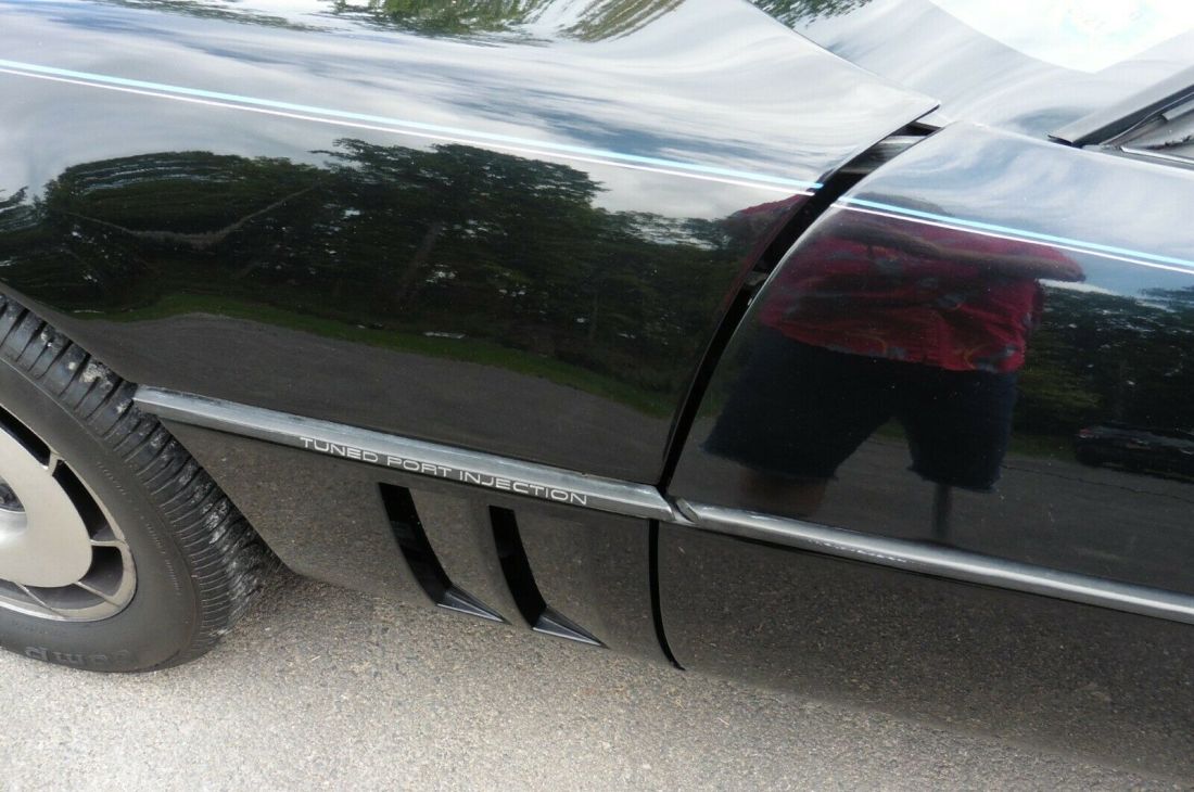1985 Chevrolet Corvette - photo 10