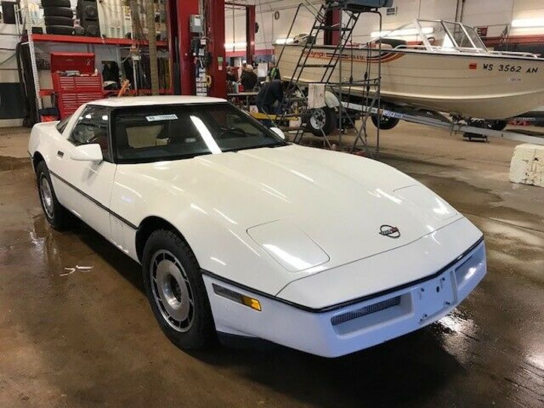 1985 Chevrolet Corvette - photo 2