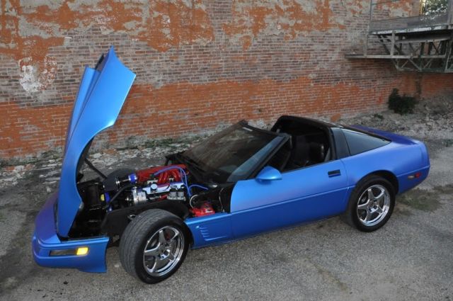 1985 Chevrolet Corvette Base Hatchback 2-Door - photo 2