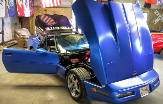 1985 Chevrolet Corvette Base Hatchback 2-Door - photo 9