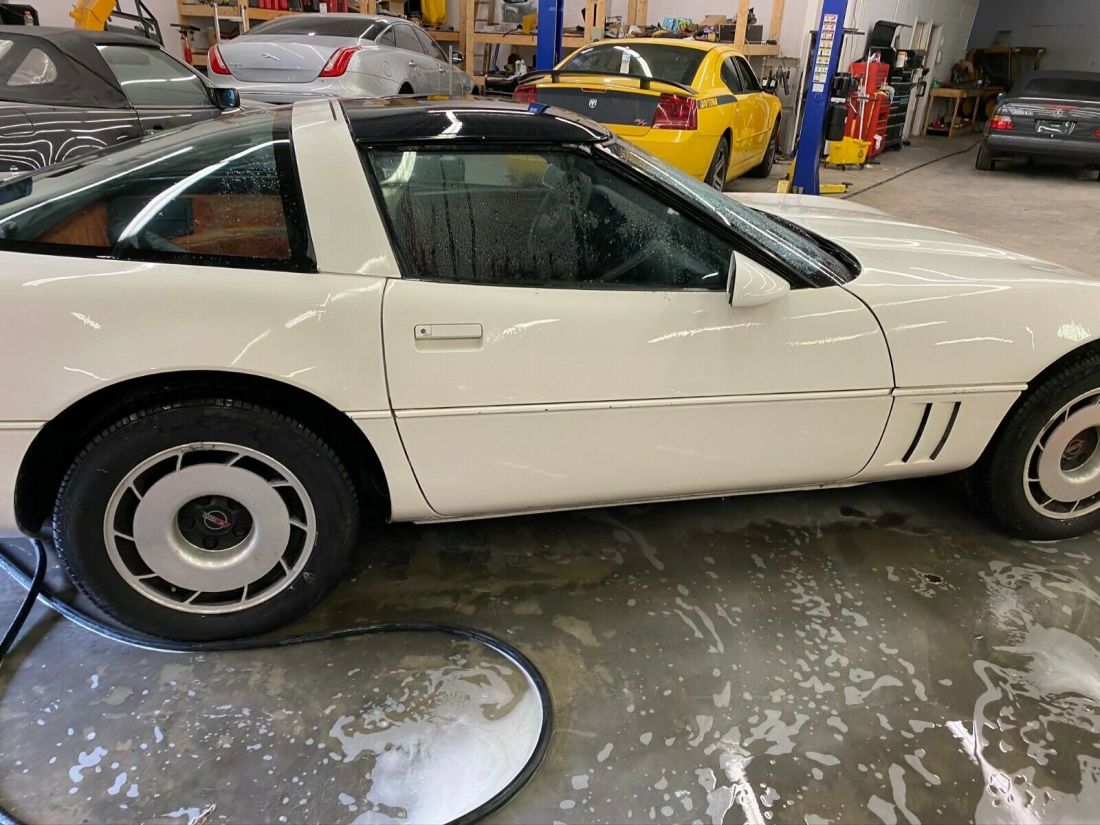 1985 Chevrolet Corvette - photo 7