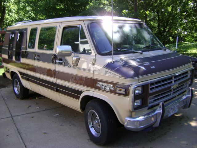 1985 Chevrolet G20 Van - photo 2