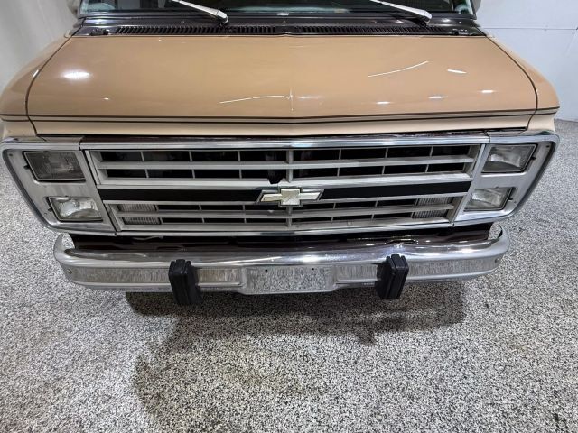 1985 Chevrolet G20 Van Conversion - photo 11