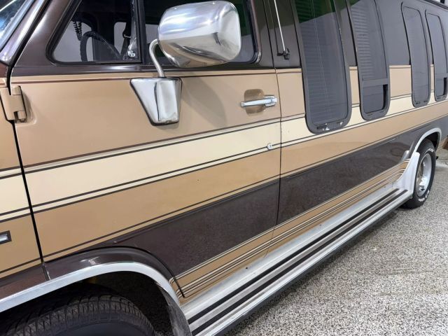 1985 Chevrolet G20 Van Conversion - photo 12