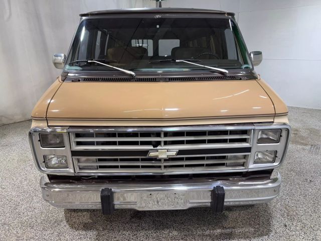 1985 Chevrolet G20 Van Conversion - photo 2