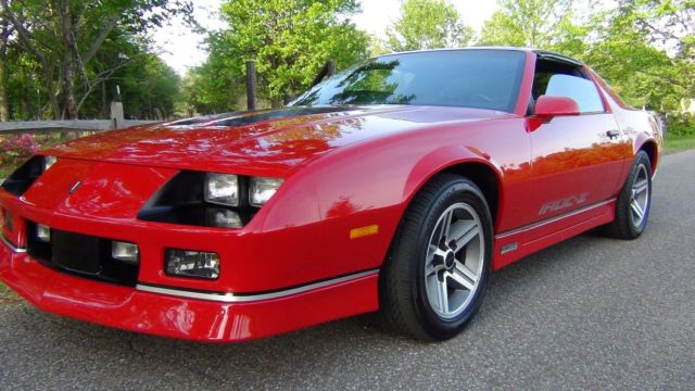 1985 Chevrolet IROC Z28 / 41,920 ORIGINAL MILES / BEAUTIFUL CAR 1985 Chevrolet Camaro