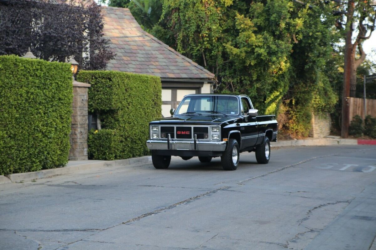 1985 Chevrolet C/K Pickup 1500 - photo 8