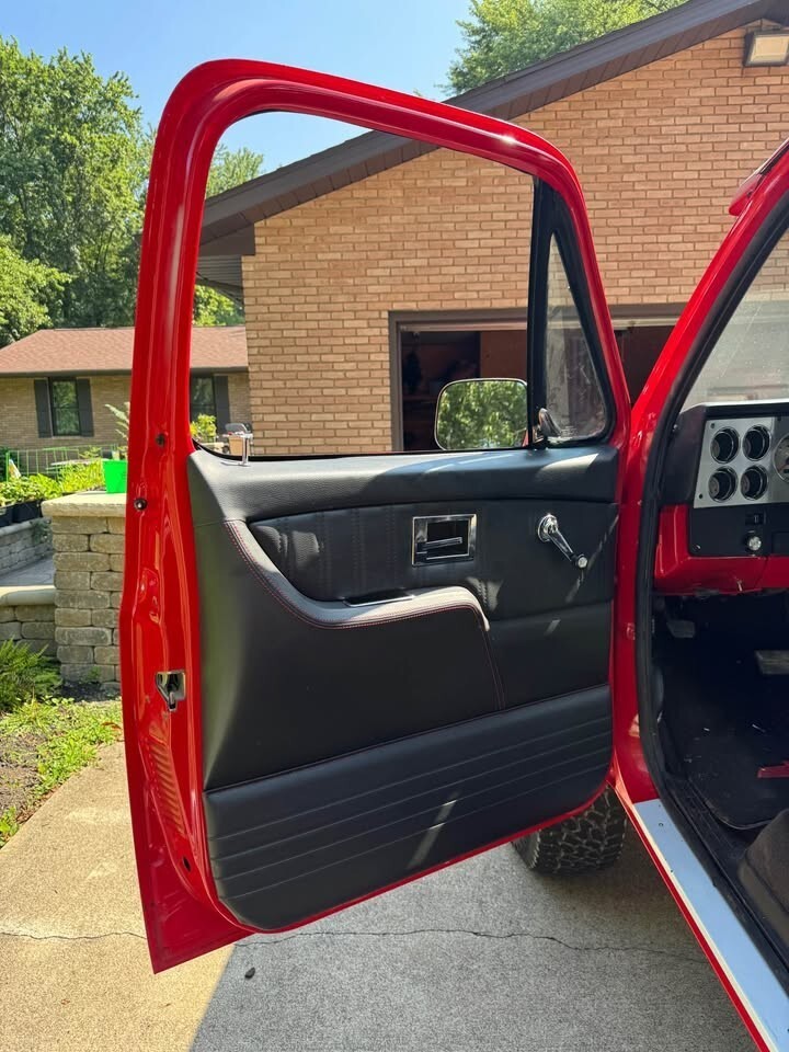 1985 Chevrolet C/K Pickup 1500 - photo 7